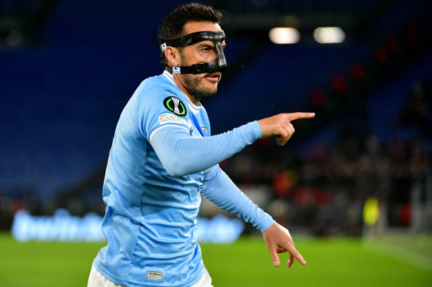 是足球中汲 是足球中汲