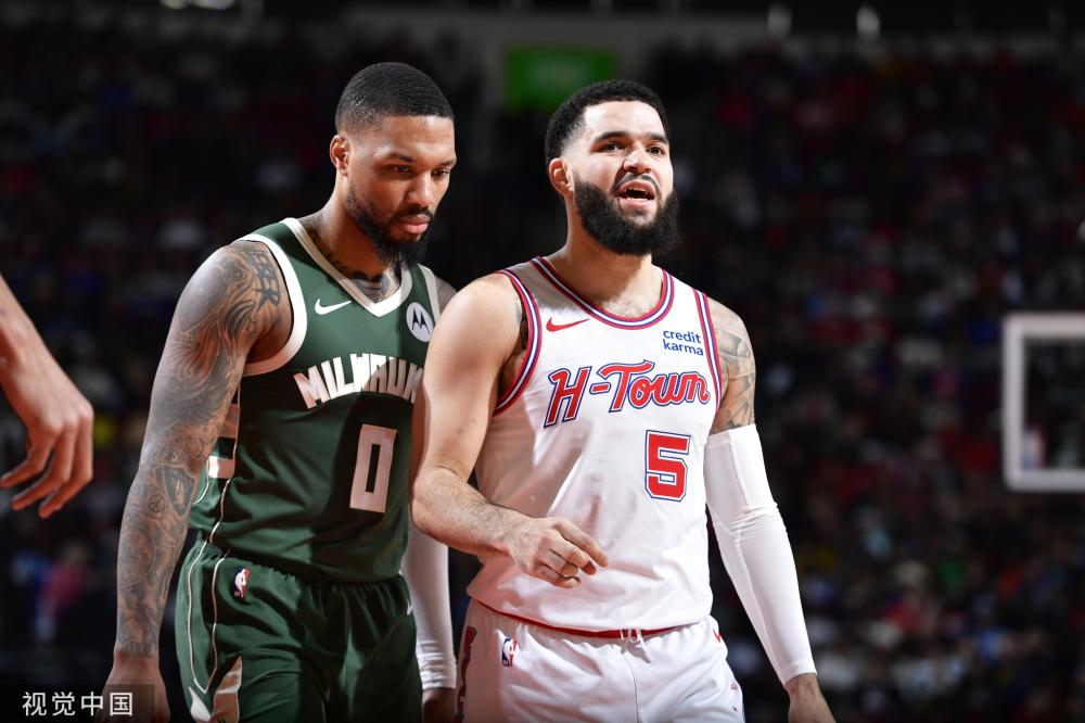 布朗担任主 布朗担任主